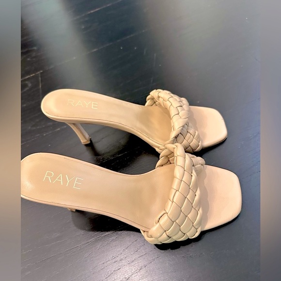 Revolve Raye story heel nude size 7.5 - Picture 4 of 12